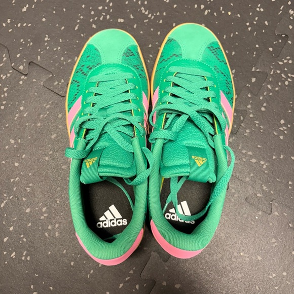 WORN ONCE Adidas Sneakers in Green and Pink - Picture 4 of 7